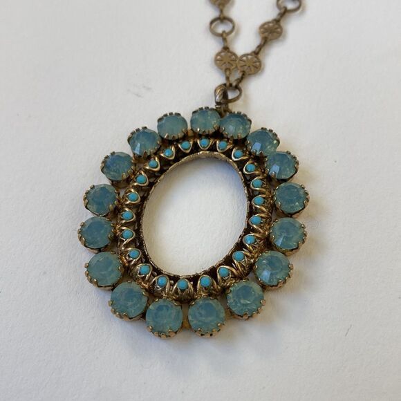 Vintage Inspired Necklace With Blue Stone Pendant - Picture 3 of 8